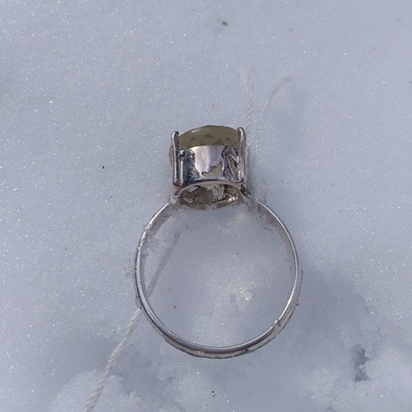 Gorgeous Citrine stone set in Sterling Silver - Picture 3 of 5